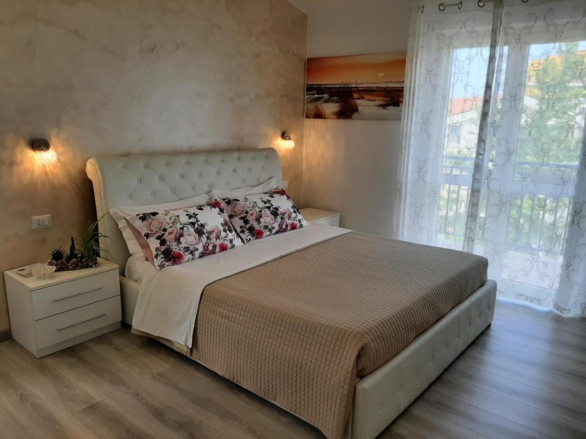 Viola Di Mare Rooms And Parking تيرمولي المظهر الخارجي الصورة