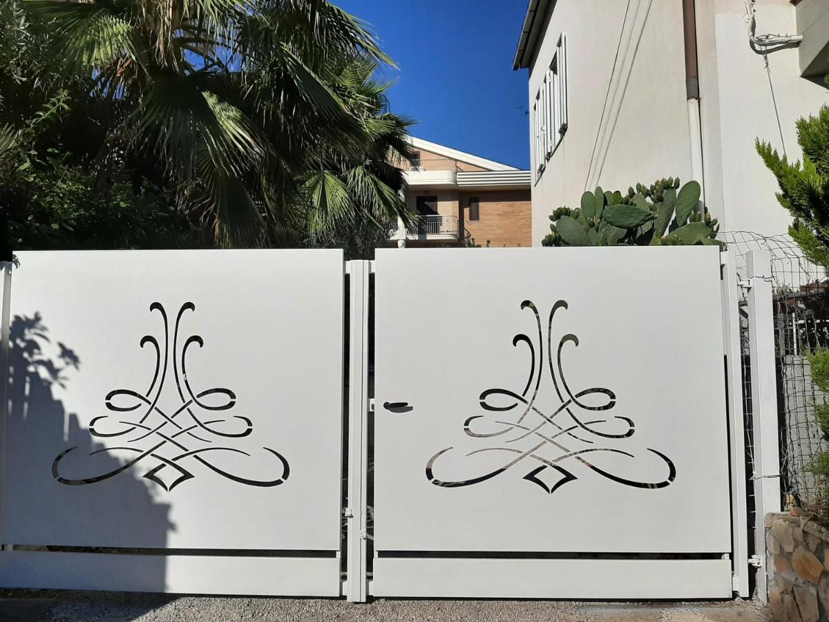 Viola Di Mare Rooms And Parking تيرمولي المظهر الخارجي الصورة