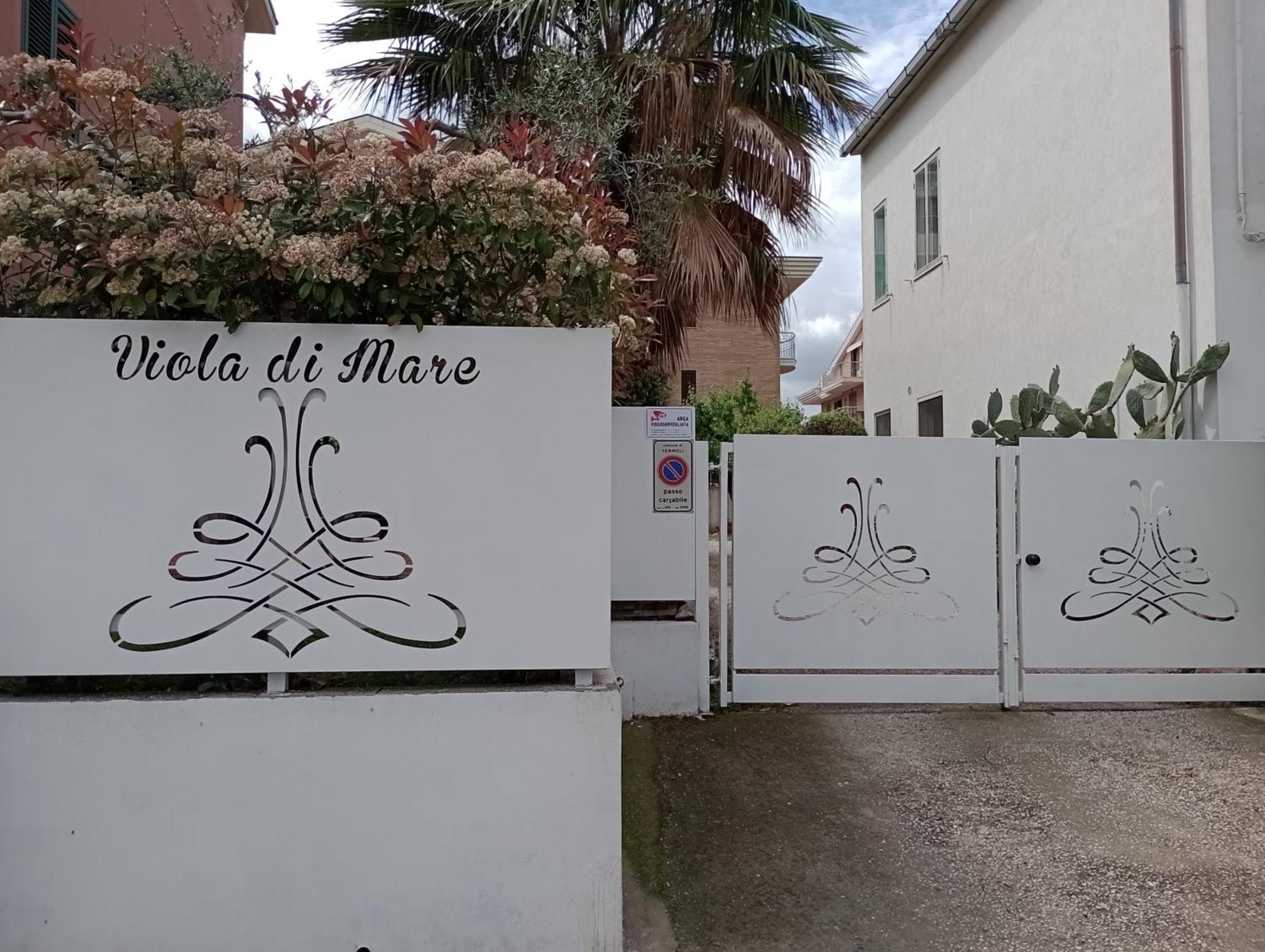 Viola Di Mare Rooms And Parking تيرمولي المظهر الخارجي الصورة
