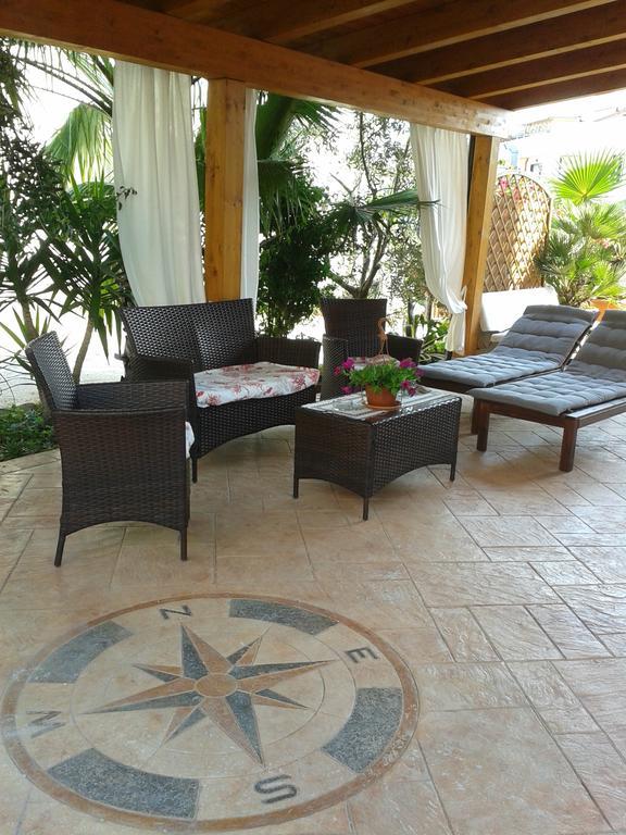 Viola Di Mare Rooms And Parking تيرمولي المظهر الخارجي الصورة