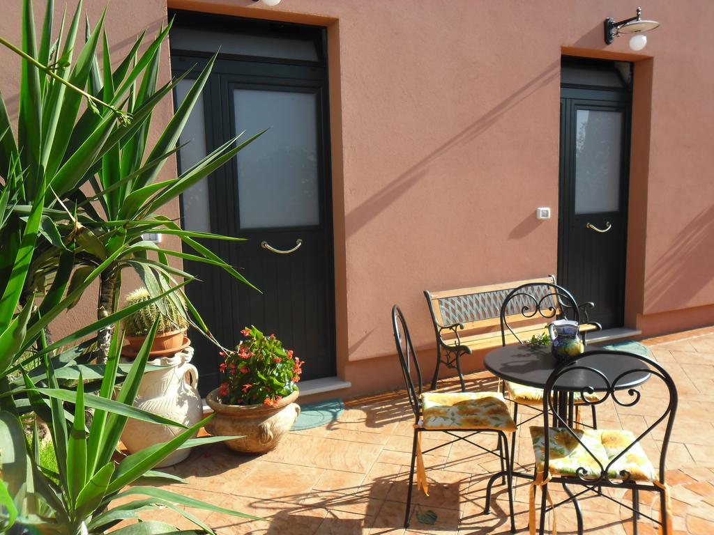 Viola Di Mare Rooms And Parking تيرمولي المظهر الخارجي الصورة
